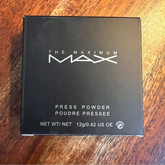 THE MAXIMUM MAX - Natural Beige Press Powder Compact with mirror! NEW - Picture 1 of 5